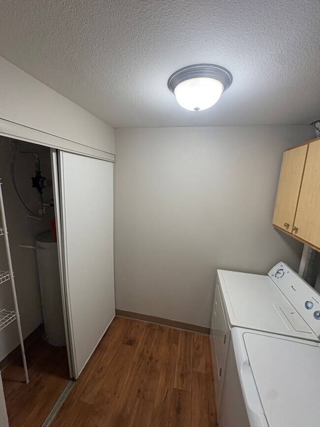 Building Photo - Pay No Rent Until 2026