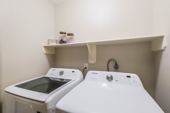 Building Photo - 4311 Duesenberg Ct