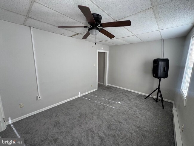 Building Photo - 1803 W 4th St