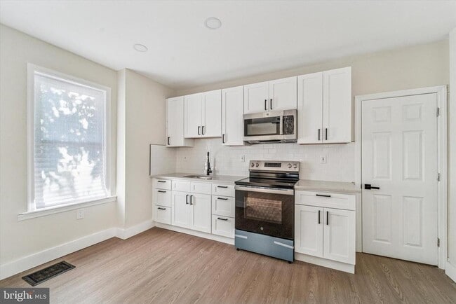 Building Photo - 5712 Lena St