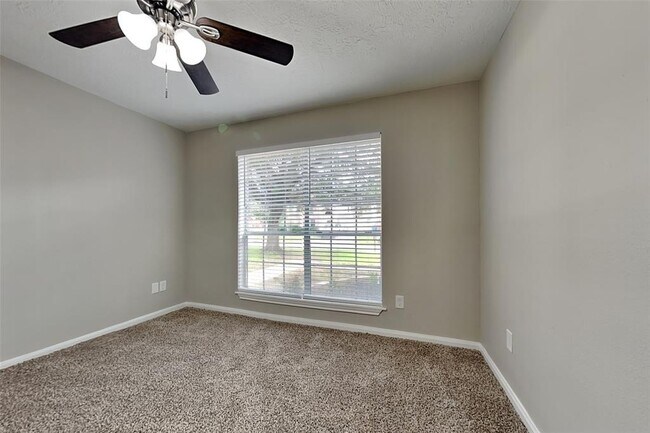 Building Photo - 2702 Fox View Cir