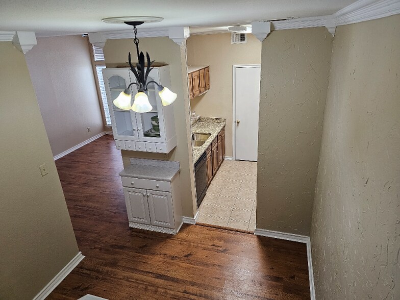 Building Photo - 6220 Bentwood Trail