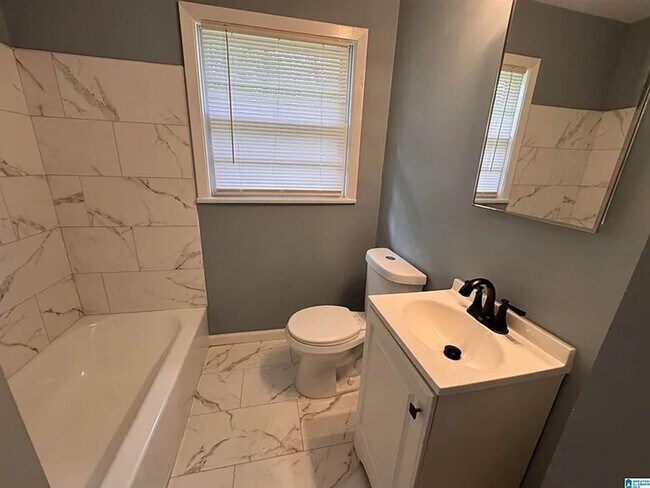 Building Photo - MOVE IN SPECIAL!! LIMITED TIME ONLY!! FIRST MONTH FREE!