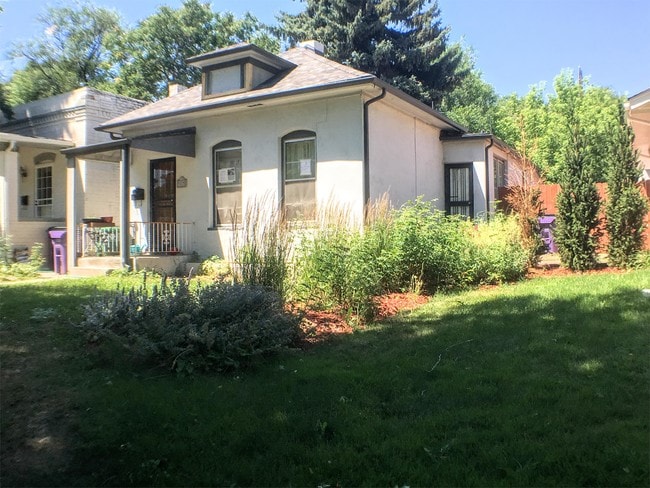 Primary Photo - 1021 Cook St