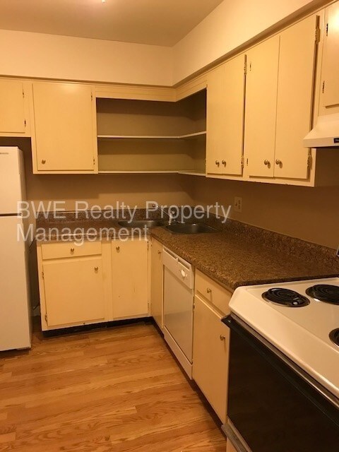 Building Photo - Whitland Place 1 bedroom Condo