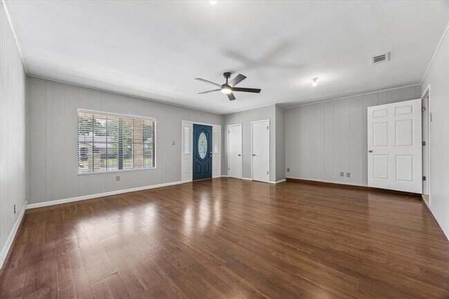 Building Photo - 6402 Bluesky Way
