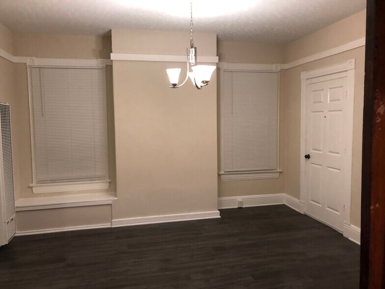 Building Photo - 316 W 4th St