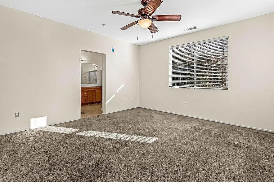 Building Photo - 27580 Darrington Ave