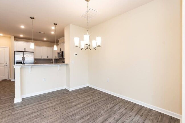 Building Photo - Three Bedroom Home