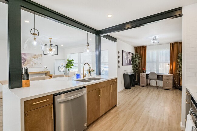 Building Photo - 5021 Libbey Dr