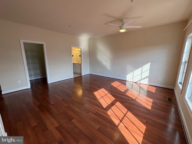 Building Photo - 635 Whetstone Glen St