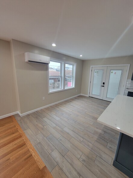 Building Photo - 33 Hamilton St