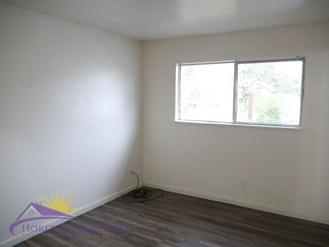 Building Photo - Cozy 1 Bed 1 Bath 700sqft Fourplex in Nort...