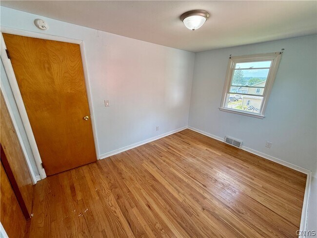 Building Photo - 111 Deborah Dr