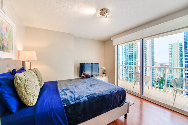 Building Photo - 1200 Brickell Bay Dr