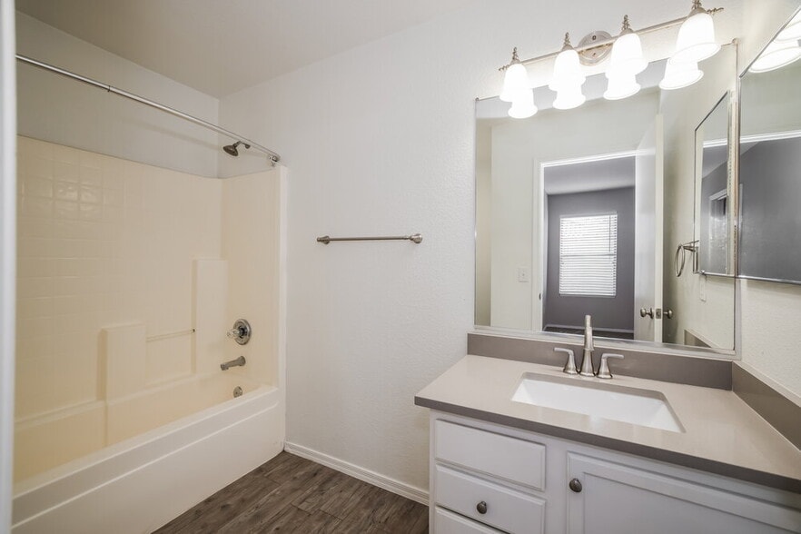 Building Photo - 2879 W Five Mile Peak Dr