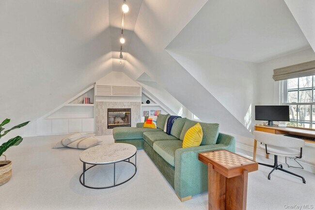 Building Photo - 110 Sleepy Hollow Ln