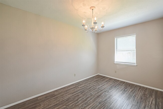 Building Photo - 2711 Quarry Hill Rd