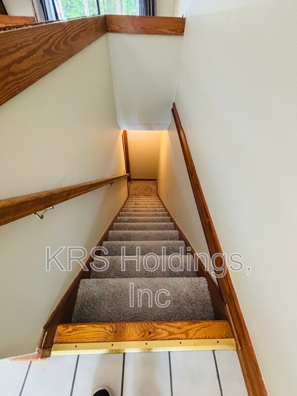 Building Photo - 8416 Summit Acres Dr