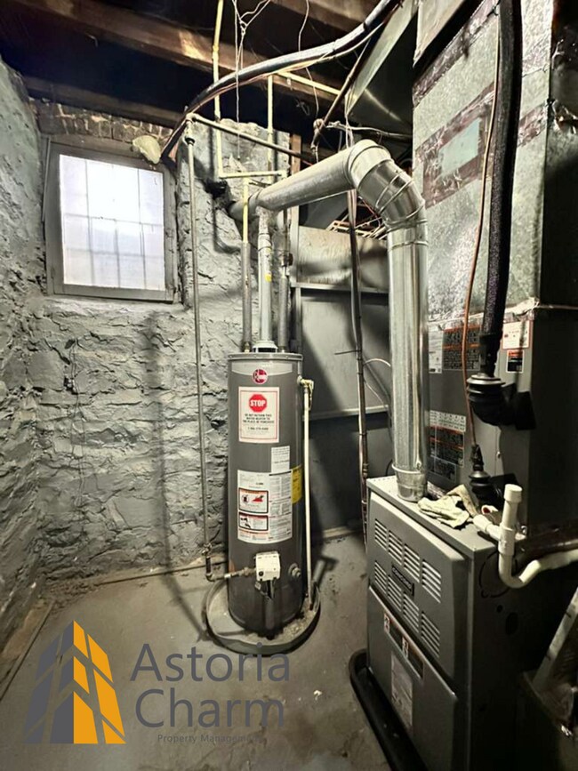 Building Photo - 3 Bedroom with Fenced Yard and Spacious Primary Bedroom near Coppin University