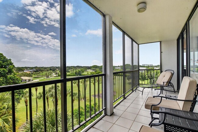 Building Photo - 6895 Willow Wood Dr