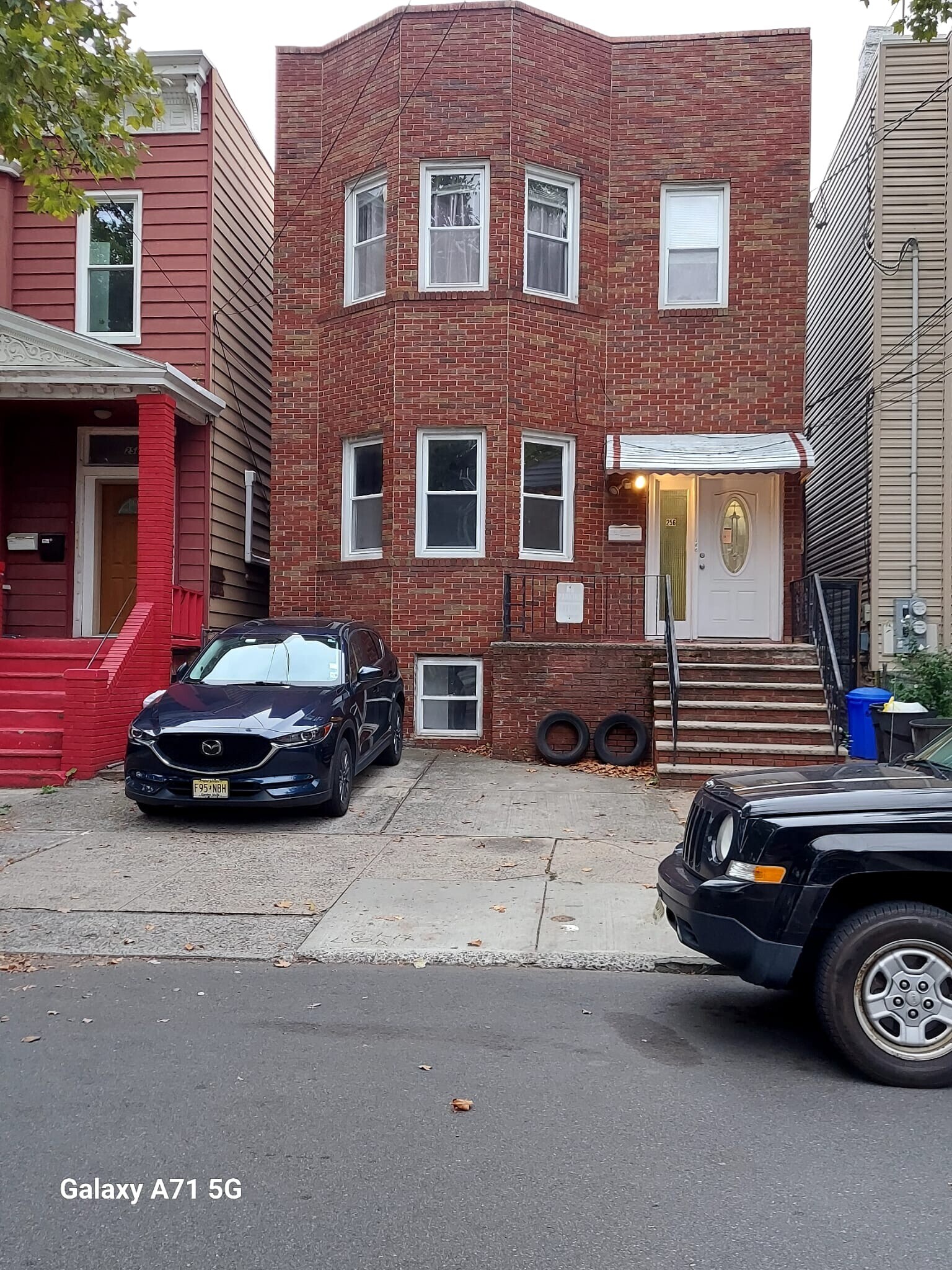 Building Photo - 256 Bowers St