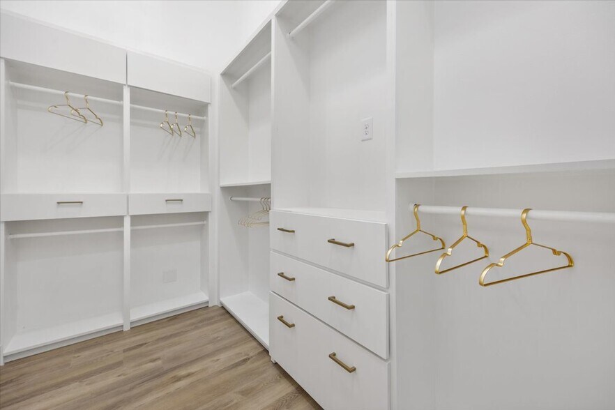 Building Photo - 2522 Park Row Ave