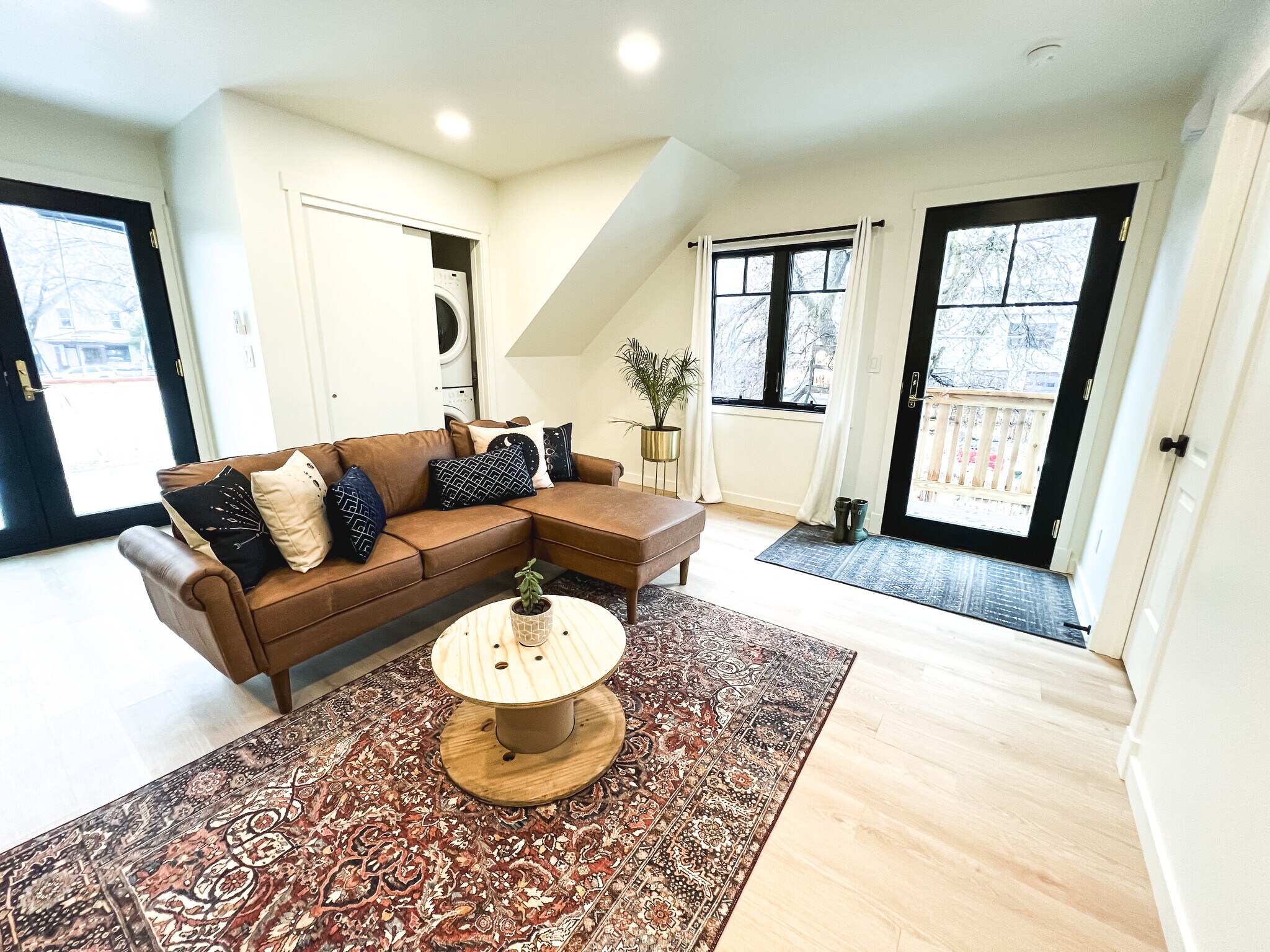 Building Photo - 2520 Jefferson Ave