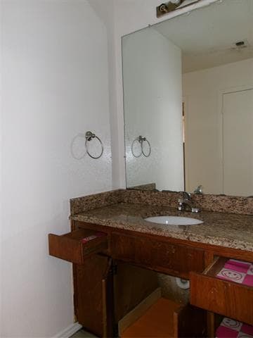 Building Photo - 2409 Ventura Dr