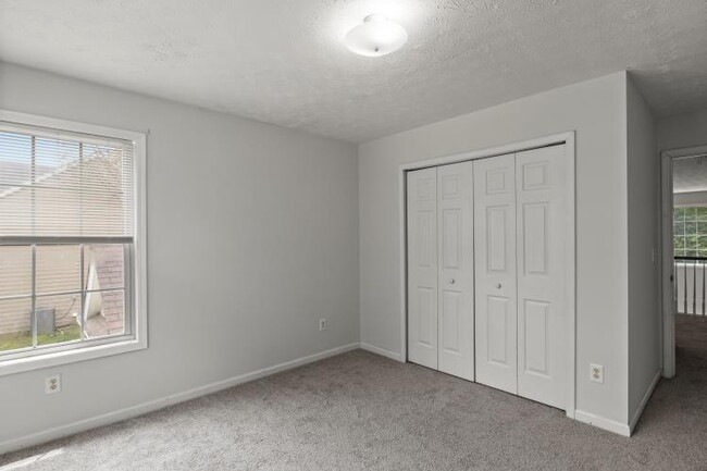 Building Photo - 329 Horsehill St