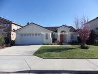 Building Photo - Wonderful Four beddroom home on Chamise Dr...