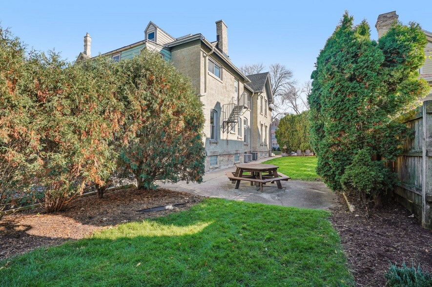 Building Photo - 1679 N Cass St