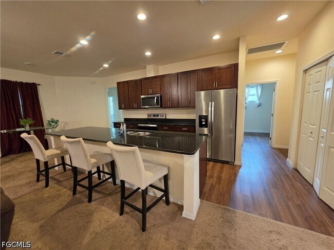 Building Photo - 6004 Pecan Cir