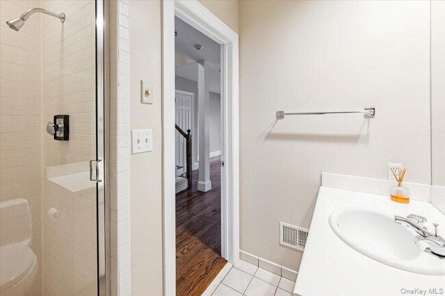 Building Photo - 10 Old Jackson Ave