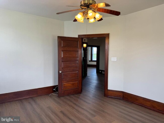 Building Photo - 3009 Ridge Pike
