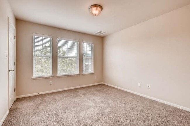 Building Photo - 1813 Carlson Dr