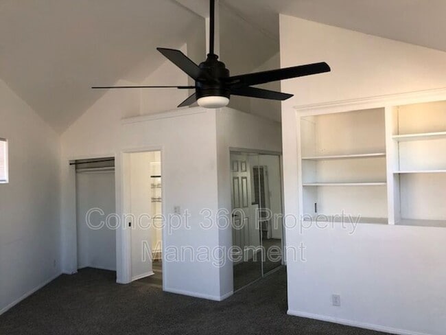 Building Photo - 4517 E Lavante St