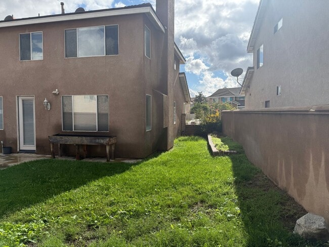 Building Photo - Updated home near Sycamore Canyon available for lease