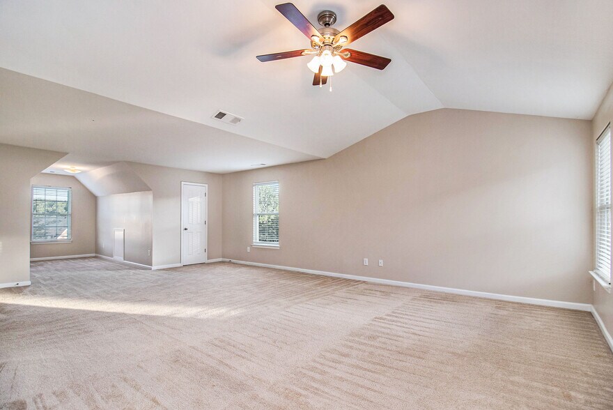 Building Photo - 395 Sugarberry Ln