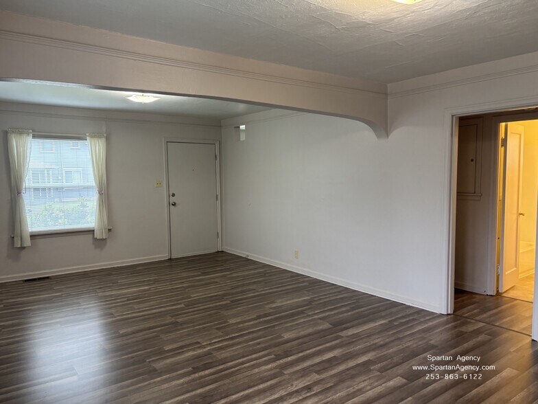 Building Photo - 335 3rd St SE