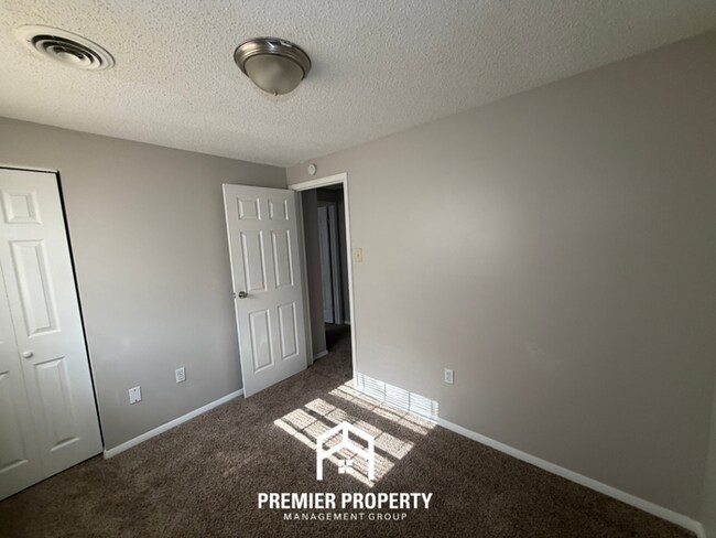 Building Photo - 7057 Catalpa Hill Cove