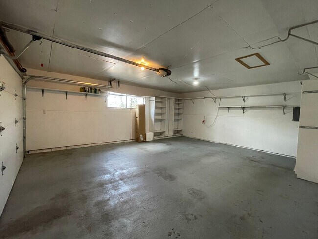 Building Photo - 2134 Candelero St