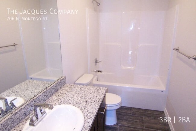 Building Photo - 706 N Montego St