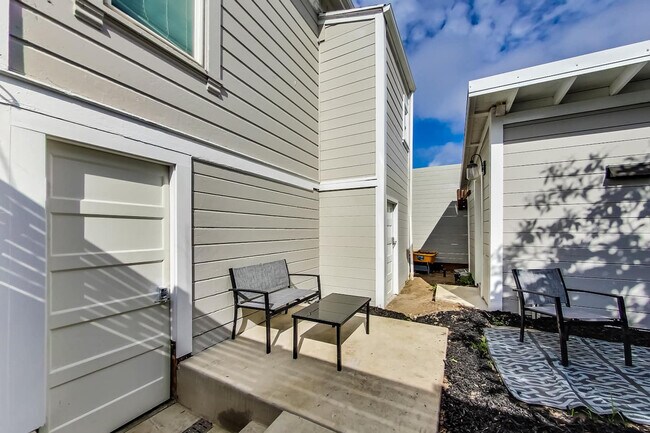 Building Photo - 1662 14th St