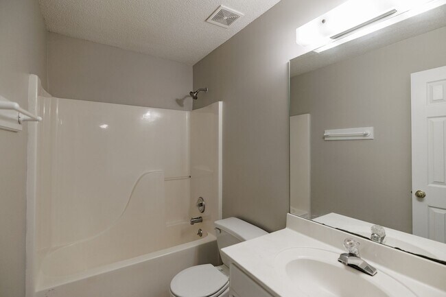 Building Photo - 215 Jennings Mill Rd