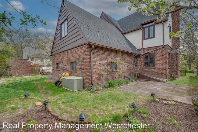 Building Photo - 5 br, 3.5 bath House - 156 Chittenden Avenue