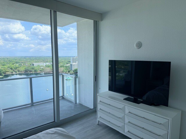 Building Photo - 150 E Robinson St