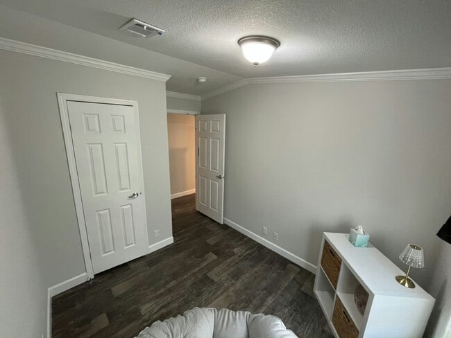 Building Photo - 311 Lighthouse Way