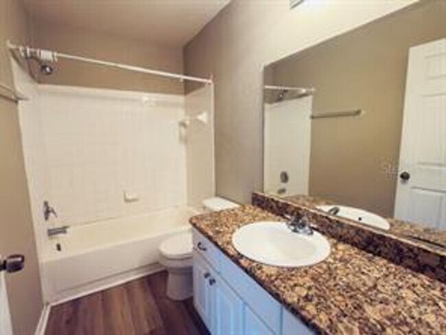 Building Photo - 2550 N Alafaya Trail