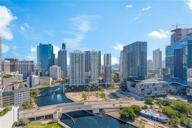 Building Photo - 92 SW 3rd St